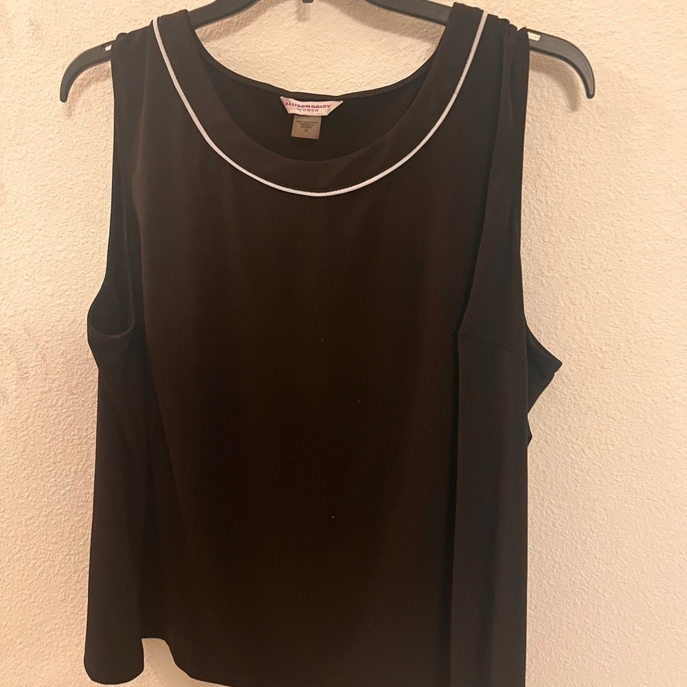 Allison Daley sleeveless  black top with white trim - Size 3X